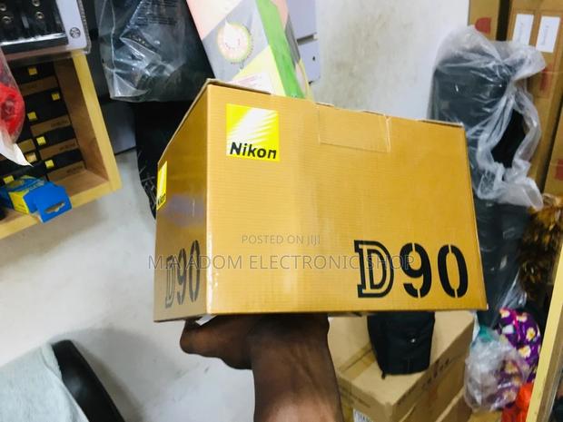 Nikon D90 With 18-104mm Lens: Your Creative Companion · Photo 2