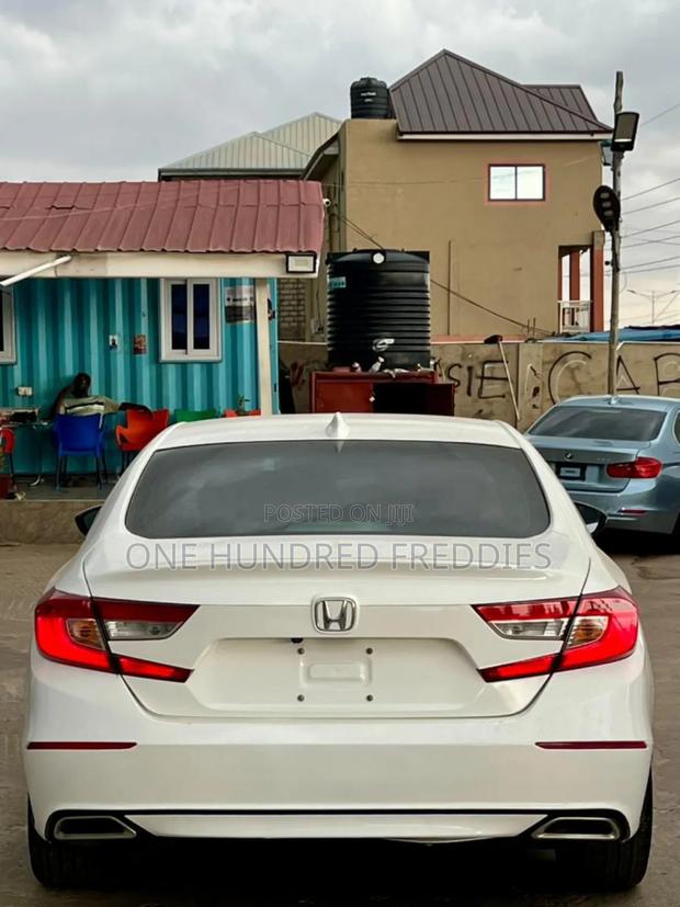Honda Accord Touring 2.0T 2020 White