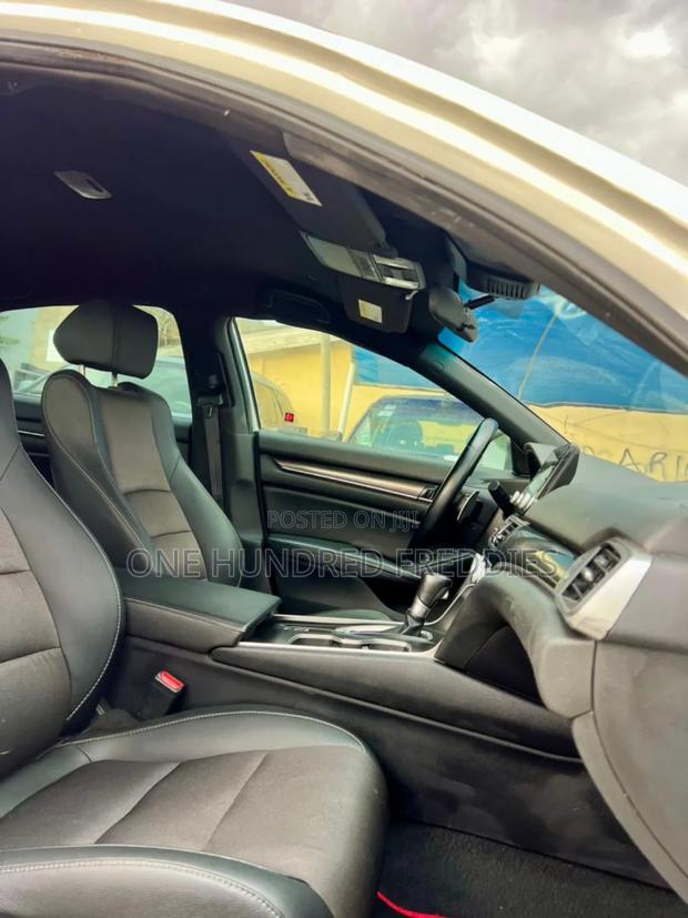 Honda Accord Touring 2.0T 2020 White