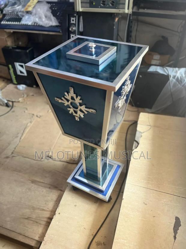 Glass Offertory Bowl (Blue) · Photo 3