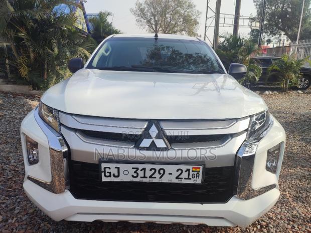 Mitsubishi L200 Double Cab 2.4 181hp 4WD 2021 White