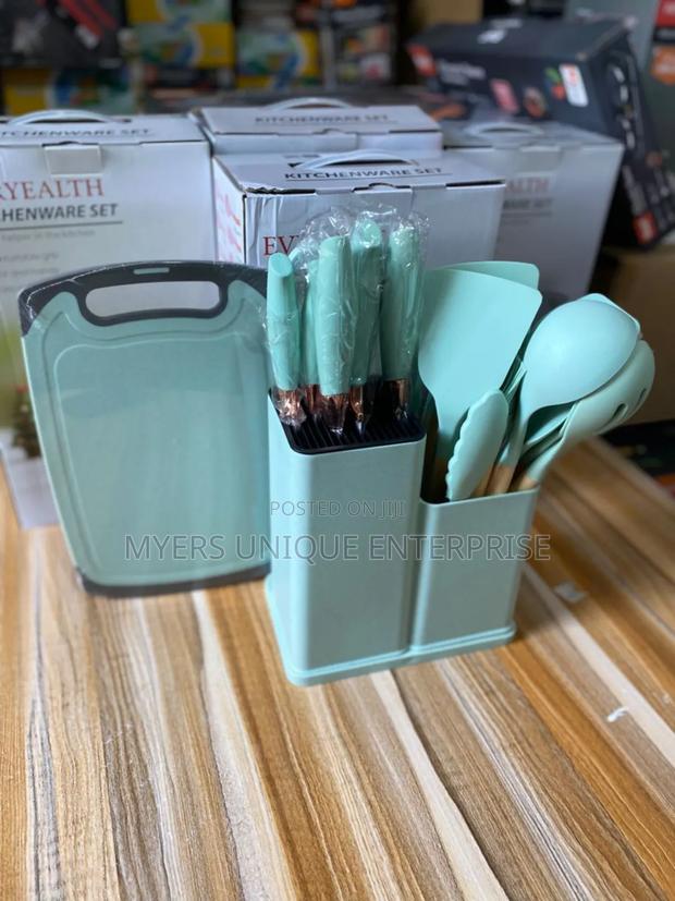 Neat 19pcs Silicon Laddle With Chopping Board · Photo 2