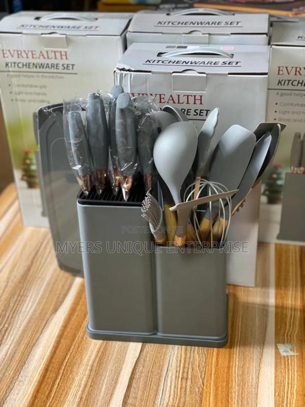 High Efficiency 19pcs Silicon Ladle With Chopping Board · Photo 2