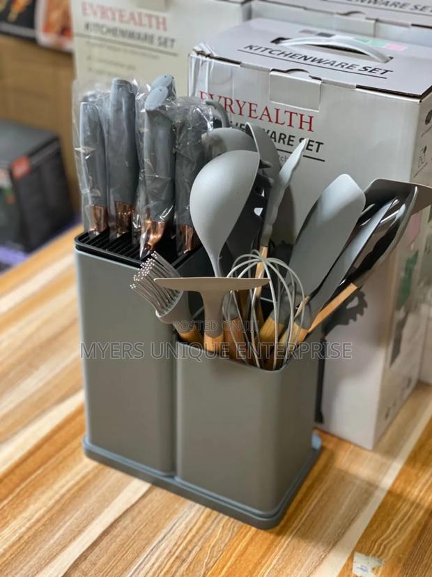 Long 19pcs Silicon Laddle With Chopping Board · Photo 2
