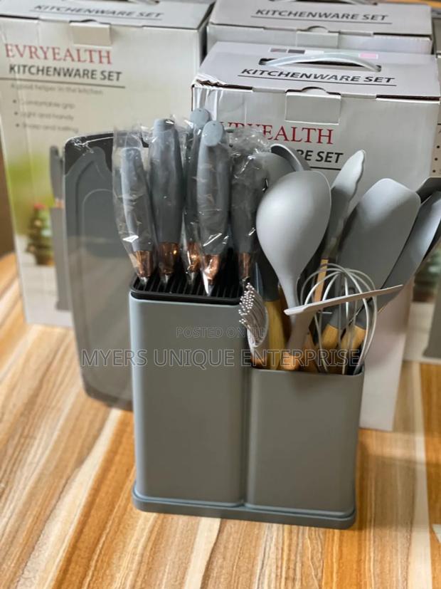 Lasting 19pcs Silicon Laddle With Chopping Board · Photo 2