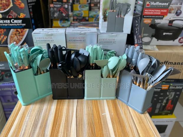 Usable 19pcs Silicon Laddle With Chopping Board · Photo 2