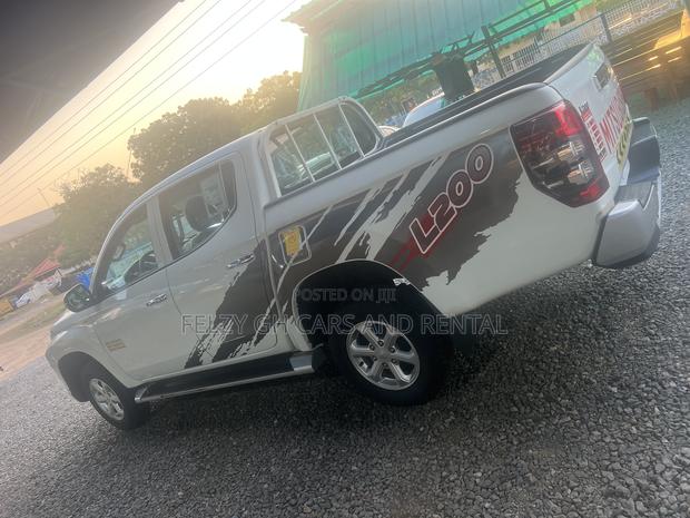 Mitsubishi L200 Double Cab 2.4 154hp 4WD 2021 White photo 6
