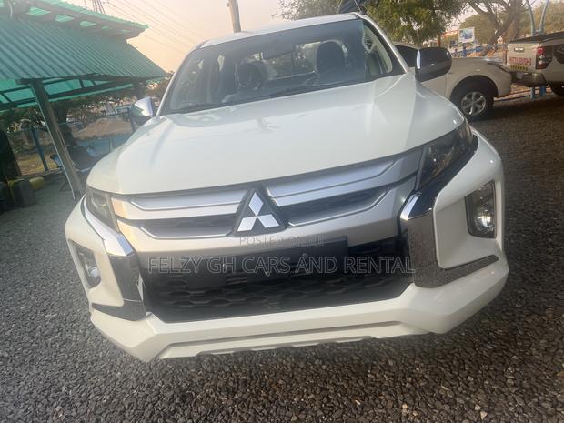 Mitsubishi L200 Double Cab 2.4 154hp 4WD 2021 White