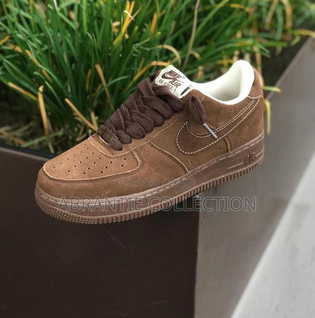 Nike Air Force 1 Brown Sneaker · Photo 4