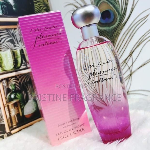 Estée Lauder Pleasure Intense · Photo 2