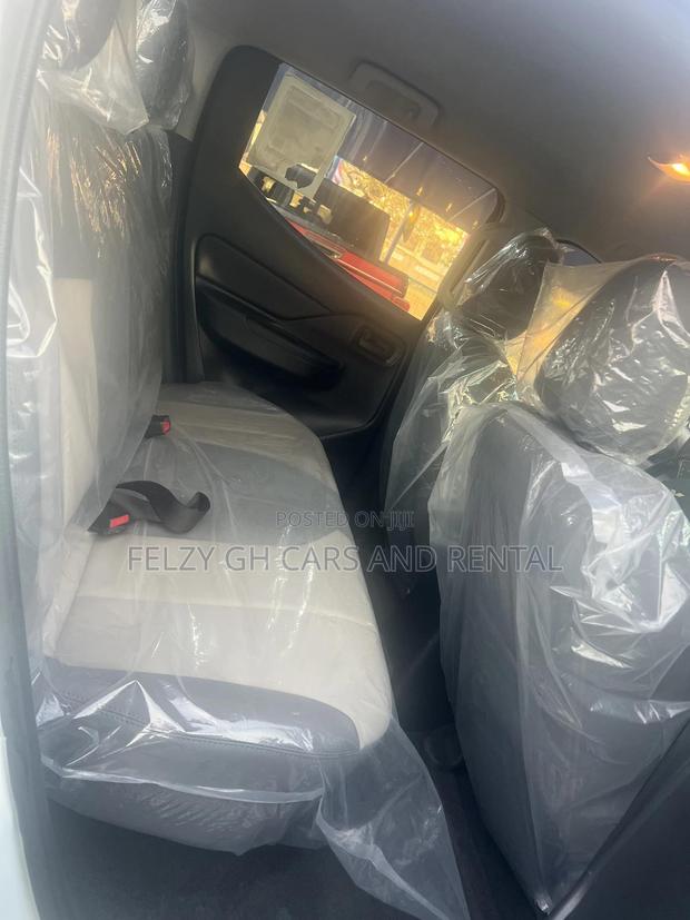 Mitsubishi L200 Double Cab 2.4 154hp 4WD 2021 White photo 9