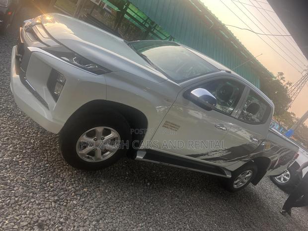 Mitsubishi L200 Double Cab 2.4 154hp 4WD 2021 White photo 7
