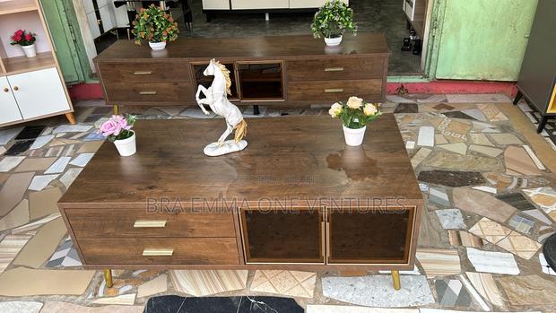 Set of Tv Stand and Center Table · Photo 2