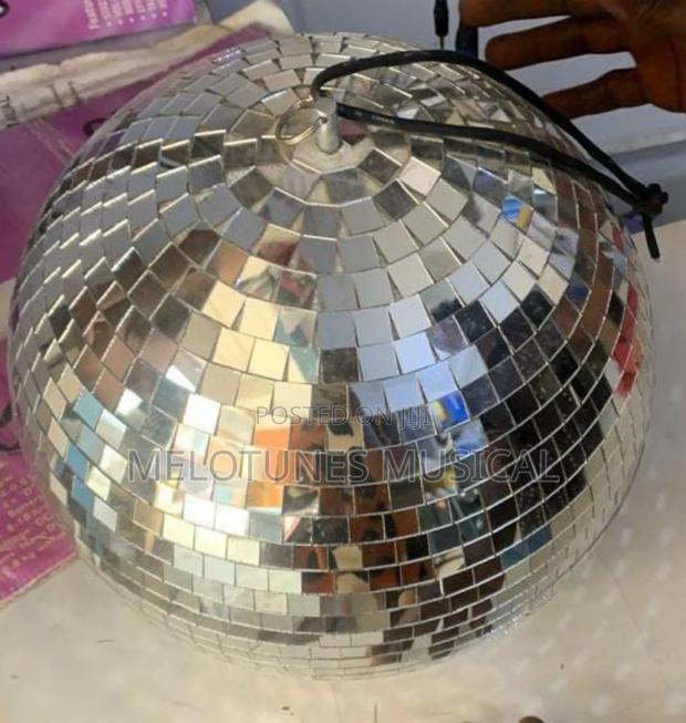 Mirror Disco Ball 30x30 {Silver} · Photo 3