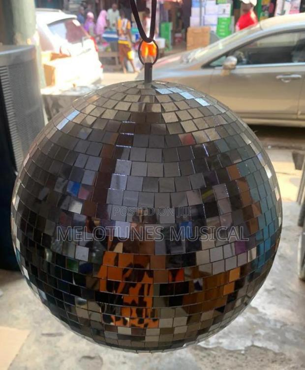 Mirror Disco Ball 30x30 {Silver} · Photo 4