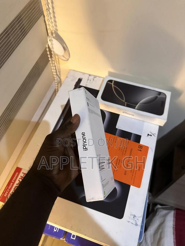 New Apple iPhone 16 Pro Max 256 GB Black photo 3