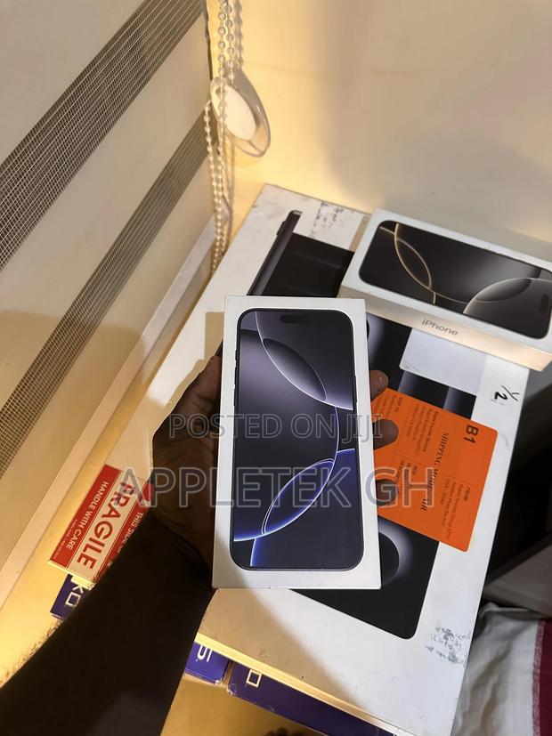 New Apple iPhone 16 Pro Max 256 GB Black photo 2