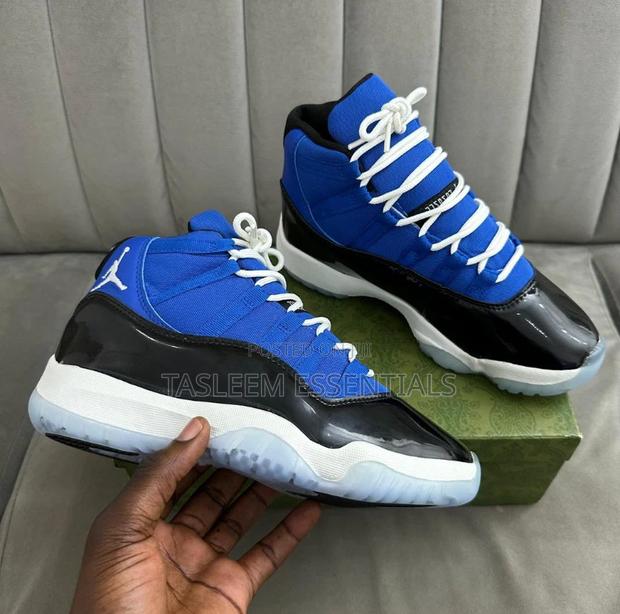 Air Jordan 11
