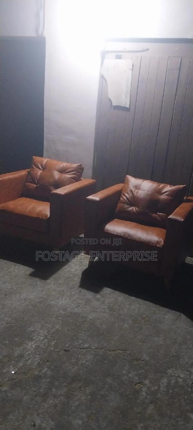 2 Set Single Sofa · Photo 3