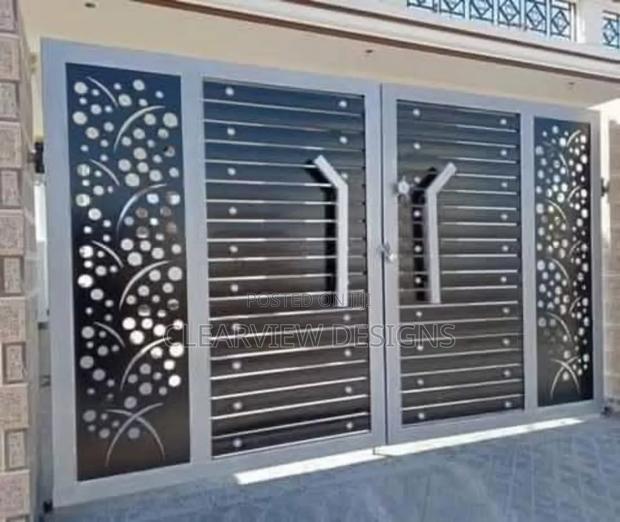Metal Gate / Main Entrance Door · Photo 2
