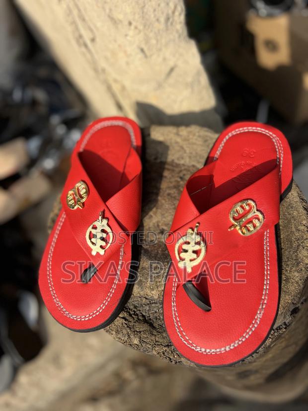 Royal Made Red Leather Ahenemaa · Photo 2