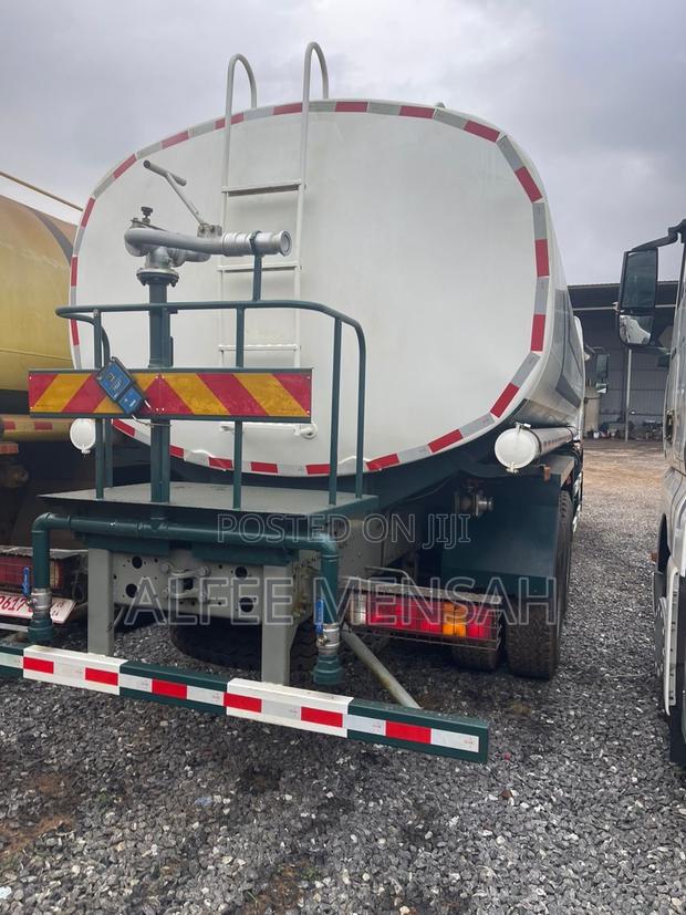 Sinotruk T7s 6x4 Water Tanker