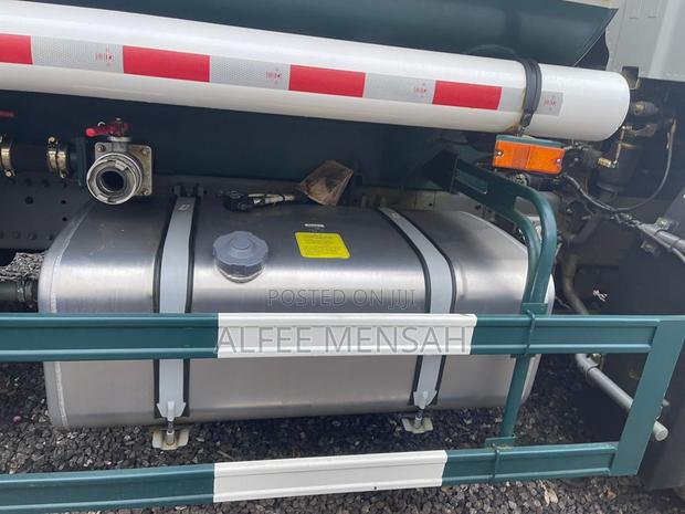 Sinotruk T7s 6x4 Water Tanker