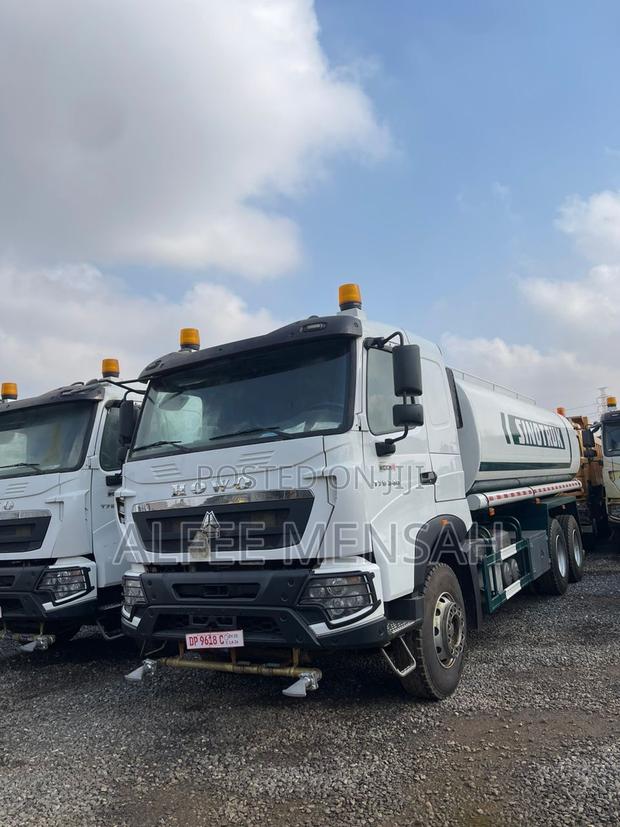 Sinotruk T7s 6x4 Water Tanker