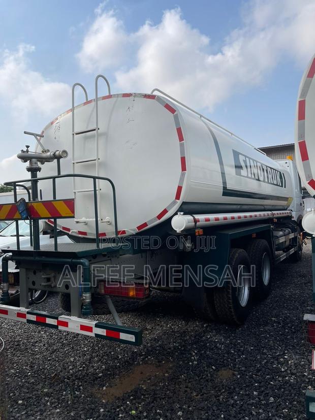 Sinotruk T7s 6x4 Water Tanker