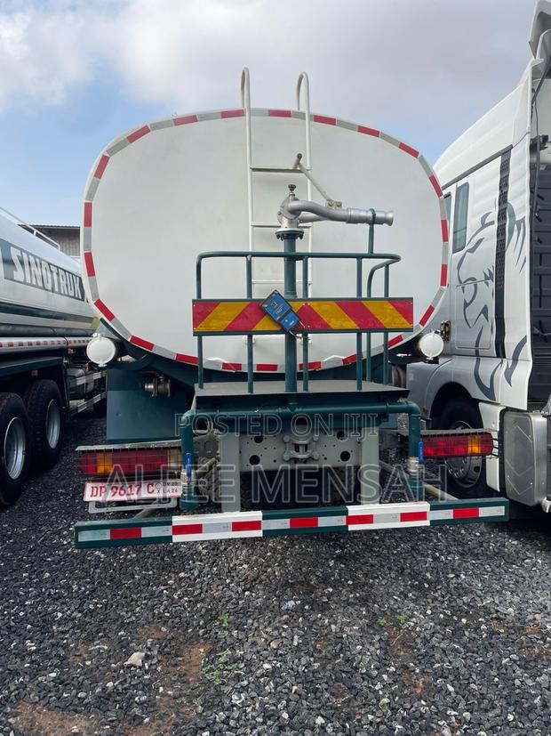 Sinotruk T7s 6x4 Water Tanker