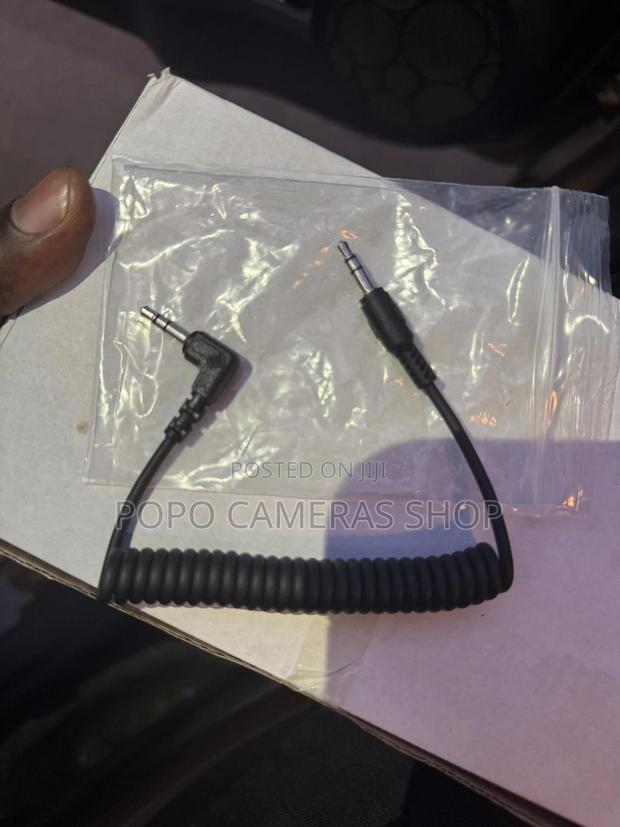 3.5mm TRS to TRS Microphone Cord · Photo 3