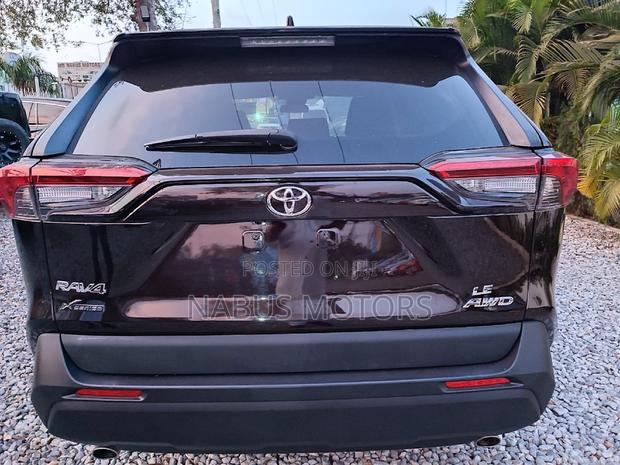 Toyota RAV4 LE 2021 Gray