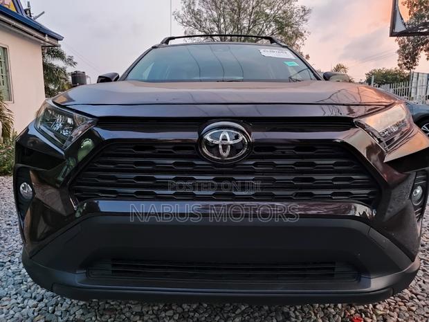 Toyota RAV4 LE 2021 Gray