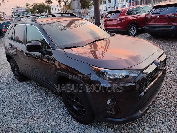 Toyota RAV4 LE 2021 Gray