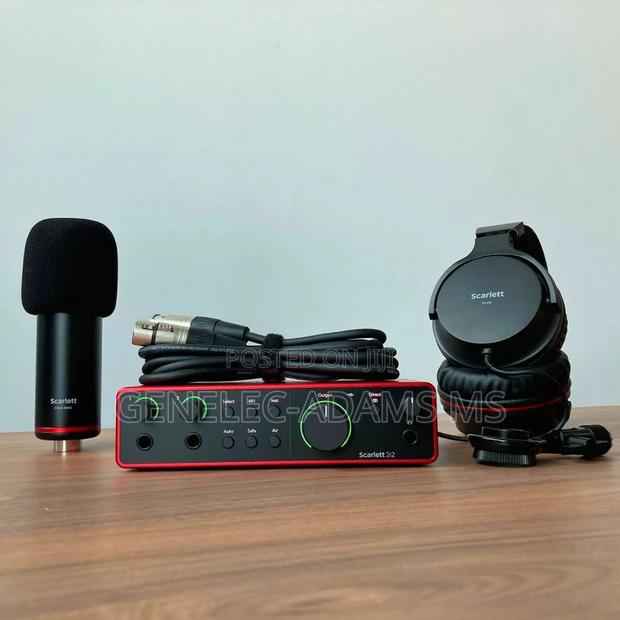 Focusrite Scarlet 2i2 Bundle 4th Generation photo 8