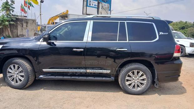 Toyota Land Cruiser 2017 Black photo 5