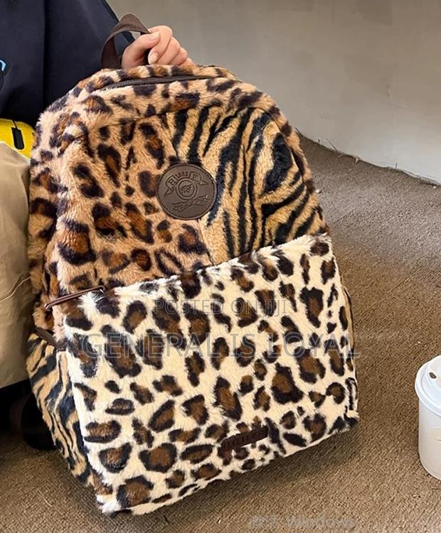 Backpack Tiger Color · Photo 4