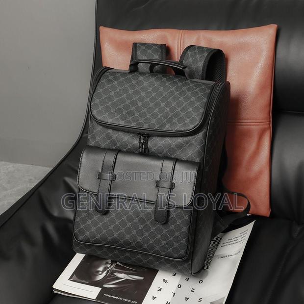 Genuine Backpack · Photo 4
