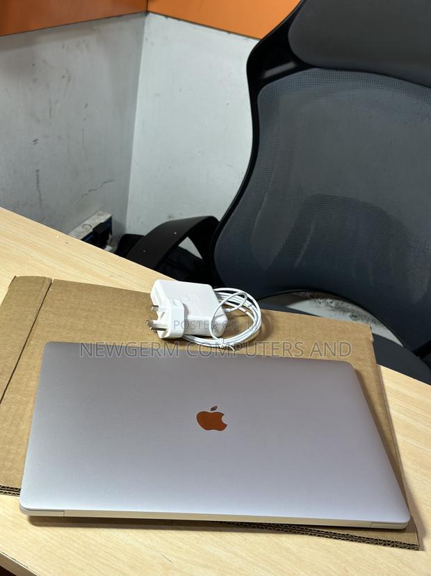 Laptop Apple MacBook Pro 2019 16GB Intel Core I9 SSD 512GB photo 5
