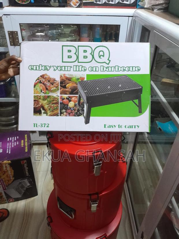 Portable Charcoal Barbecue Gill · Photo 2