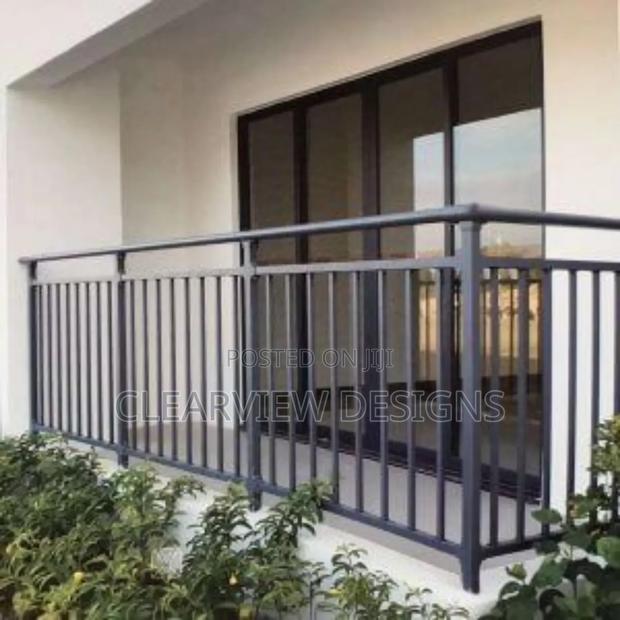Porch Balustrade / Handrail · Photo 2