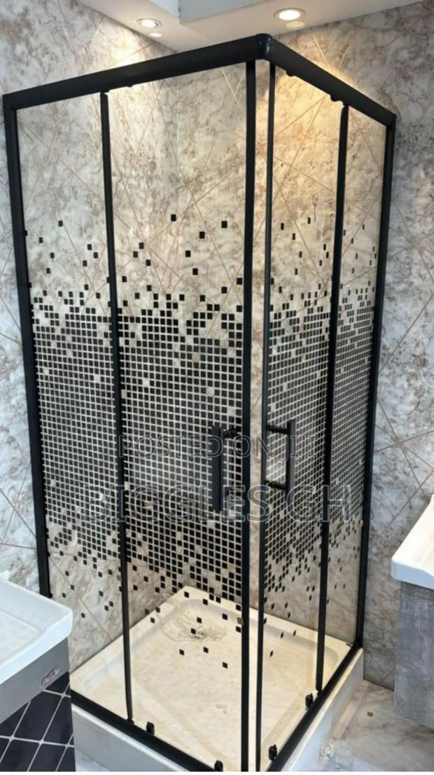90×90 Glass Cubicle Bathroom · Photo 3