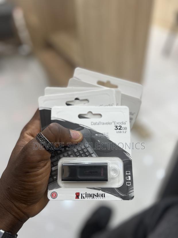Kingston Datatraveler 32GB Flash Drive · Photo 4
