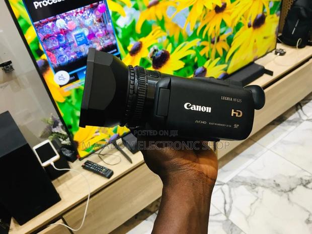 Canon Legria Hf G25: Capture the Moment in Stunning Detail · Photo 2