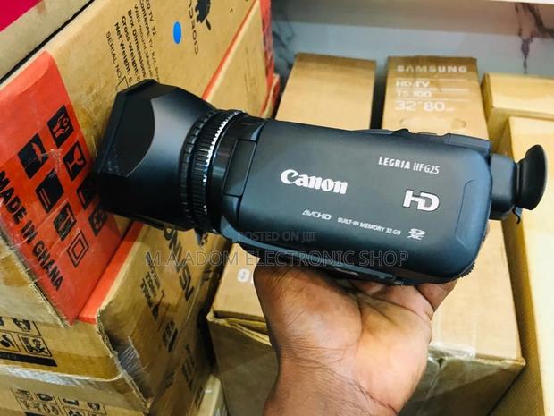 Canon Legria Hf G25: Your All-in-One Video Solution · Photo 2
