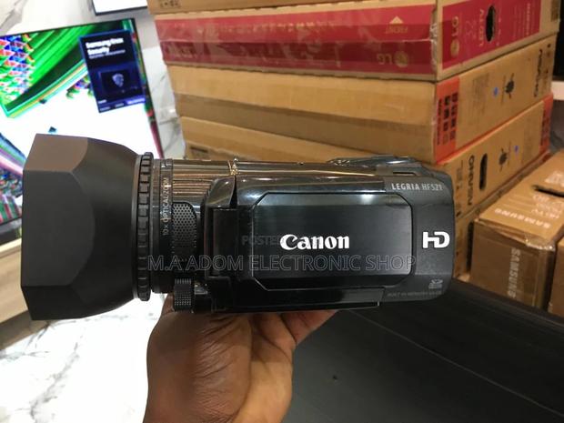 Canon Legria HF S21E: Your Pocket-Sized Film Studio · Photo 2