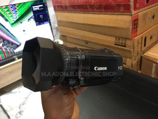 Canon Legria HF S21E: Your Story, Your Way · Photo 2
