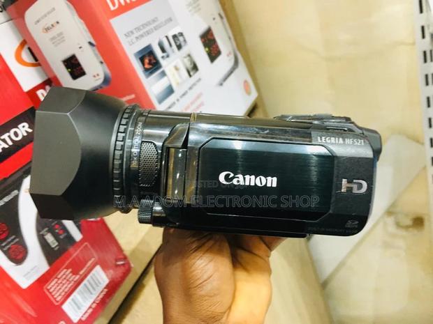 Canon Legria HF S21E: Your First Step Into Video Production · Photo 2