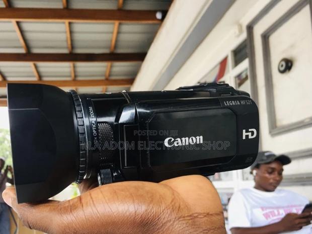 Canon LEGRIA HF S21 High Definition Digital Camcorder(Black) · Photo 2