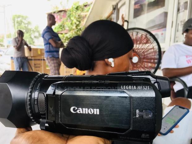 Quality Canon LEGRIA HF S21 Dual Flash Memory PAL Camcorder · Photo 2